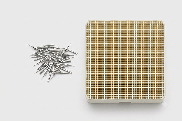 Lötplatte 66x66mm Dicke 12mm mit 10 Lötstiften